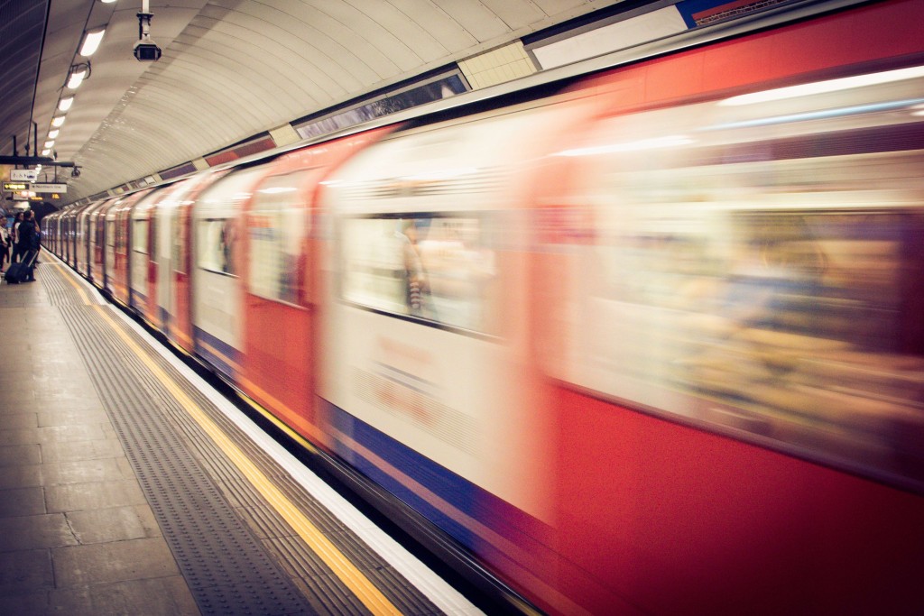 schiacciato dalle porte della metropolitana: chi ne risponde?